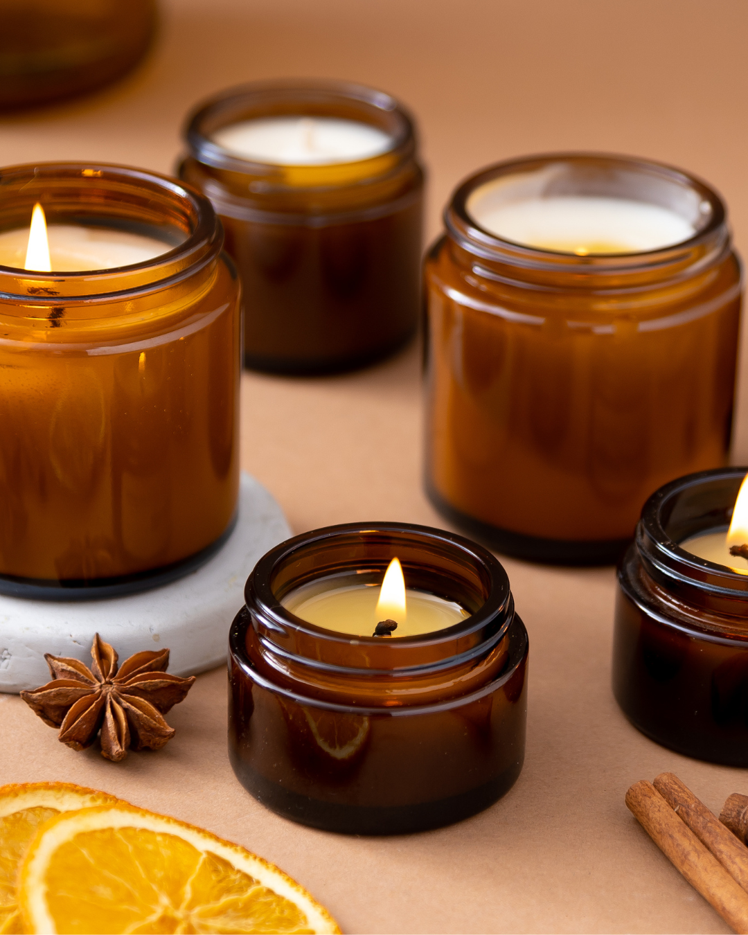  WARM & WOODY SCENTED CANDLES